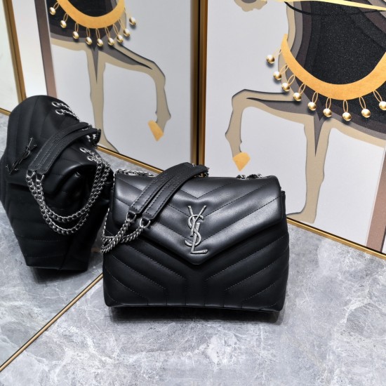 250 silver buckleSaint Laurent's classic and legendary combination of fashion and romanceYSL's original leather pattern is rich in such attributesI can't tell you how fascinating it is, but there is a kind of magic that can draw you inIt is a basic necess