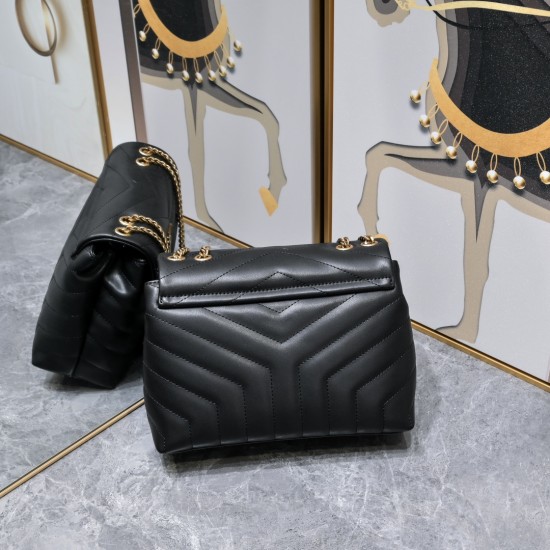 250 Black Button Saint Laurent Classic Legendary fashion and romantic combination of YSL's original leather is rich in such attributes can not say how fascinating it is just have a kind of magic can attract you to the many women's closet of the basic must