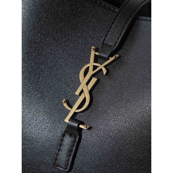 260 only genuine leather YSL explosive LE 5A7 underarm bag this year's hot vintage models underarm bag has been very popular full leather fine smooth package design and very simple and advanced capacity enough to use lightweight can be loaded and not out 
