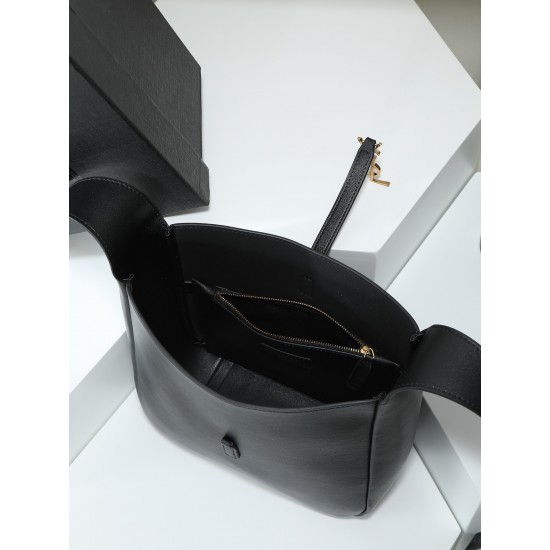 260 only genuine leather YSL explosive LE 5A7 underarm bag this year's hot vintage models underarm bag has been very popular full leather fine smooth package design and very simple and advanced capacity enough to use lightweight can be loaded and not out 