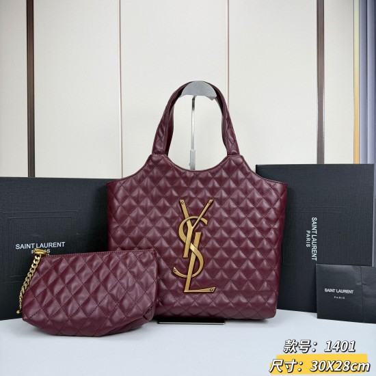 250 YsL most explosive new medium Tote ICAREROSEysl Saint Laurent one of the best bags of the year the most explosive new Tote ICAREROSE the same model gold large logo with all black lambskin super air inside there is a detachable zipper bag This season w