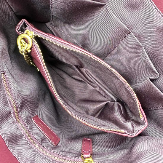 250 YsL most explosive new medium Tote ICAREROSEysl Saint Laurent one of the best bags of the year the most explosive new Tote ICAREROSE the same model gold large logo with all black lambskin super air inside there is a detachable zipper bag This season w