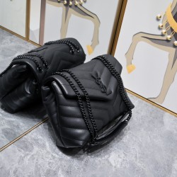 250 gold buckleSaint Laurent's classic and legendary combination of fashion and romanceYSL's original leather pattern is rich in such attributesI can't tell you how fascinating it is, but there is a kind of magic that can draw you inIt is a basic necessit