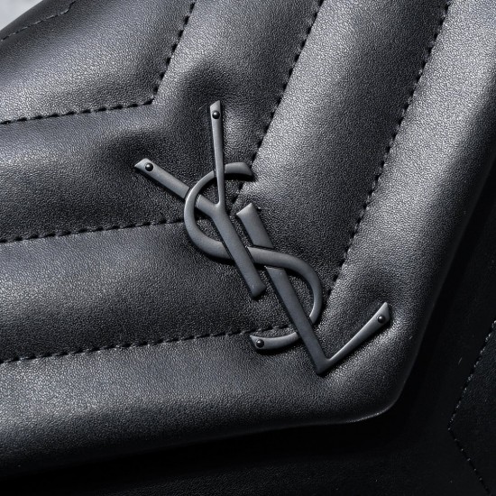 250 gold buckleSaint Laurent's classic and legendary combination of fashion and romanceYSL's original leather pattern is rich in such attributesI can't tell you how fascinating it is, but there is a kind of magic that can draw you inIt is a basic necessit