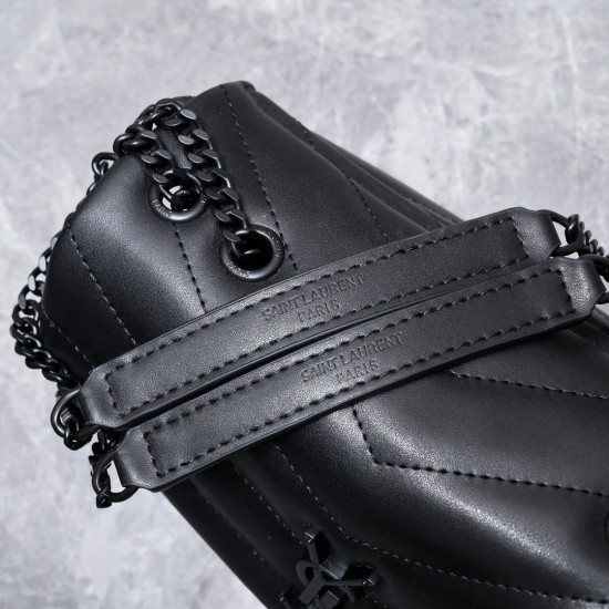 250 gold buckleSaint Laurent's classic and legendary combination of fashion and romanceYSL's original leather pattern is rich in such attributesI can't tell you how fascinating it is, but there is a kind of magic that can draw you inIt is a basic necessit