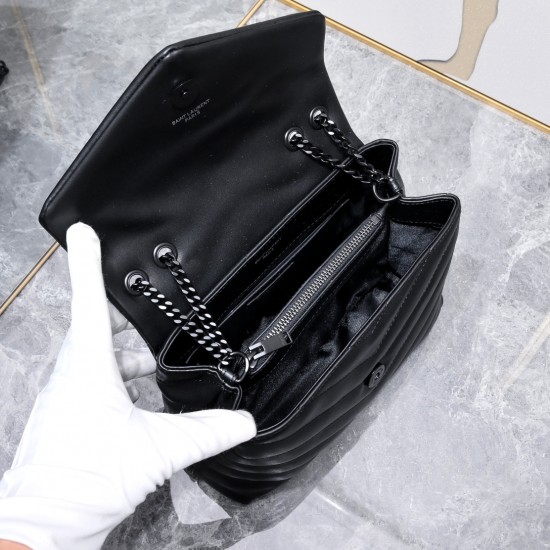 250 gold buckleSaint Laurent's classic and legendary combination of fashion and romanceYSL's original leather pattern is rich in such attributesI can't tell you how fascinating it is, but there is a kind of magic that can draw you inIt is a basic necessit