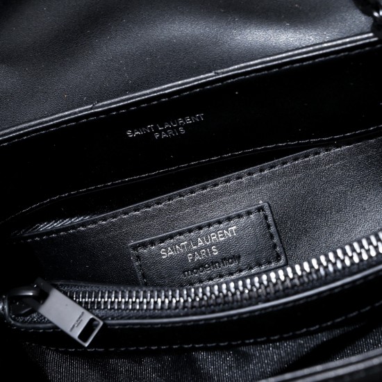 250 gold buckleSaint Laurent's classic and legendary combination of fashion and romanceYSL's original leather pattern is rich in such attributesI can't tell you how fascinating it is, but there is a kind of magic that can draw you inIt is a basic necessit