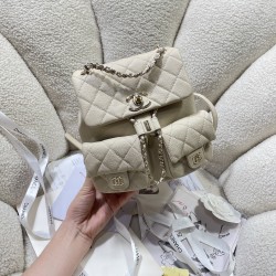 730 apricot large 23P super hot double backpack physical very small and the old duma about the same size color color is undoubtedly still a premium model is difficult to buy bitter on the body is very good with the very durable will definitely become a cl