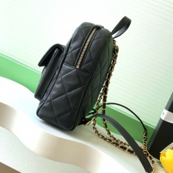 860 Chanel 25k Shoulder Bag Super cool and has been out for many seasons color Enough to hold a sense of fashionable atmosphere Small school bag with good capacity Shoulder strap with adjustable position Suction buckle pocket on the front color color R Cu