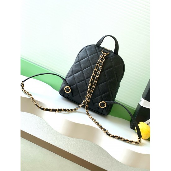 860 Chanel 25k Shoulder Bag Super cool and has been out for many seasons color Enough to hold a sense of fashionable atmosphere Small school bag with good capacity Shoulder strap with adjustable position Suction buckle pocket on the front color color R Cu