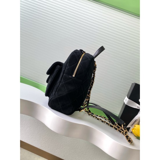 730 Chanel 25k Shoulder Bag Frosted leather is super cool and has come out in many seasonal colors enough to hold a sense of fashionable atmosphere Small school bag with good capacity Shoulder strap with adjustable position also has a small pocket with su
