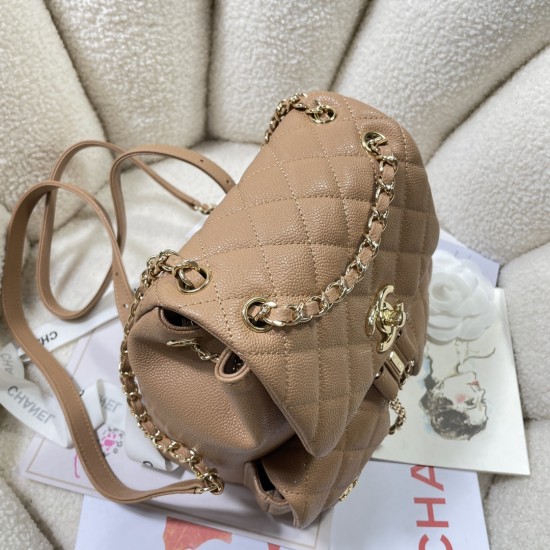 730 khaki large 23P super hot double backpack physical very small and the old duma about the same size color color is undoubtedly still a premium model is very difficult to buy bitter on the body is very good with the very durable will definitely become a