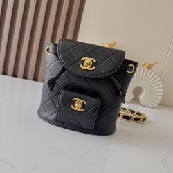 850 Upgrade back to stock ChaneVintage shoulder bag It's no exaggeration to say that this is a vintage backpack that can be passed on to future generations Classic double c logo diamond pattern with gold metal Leather chain shoulder straps texture full la