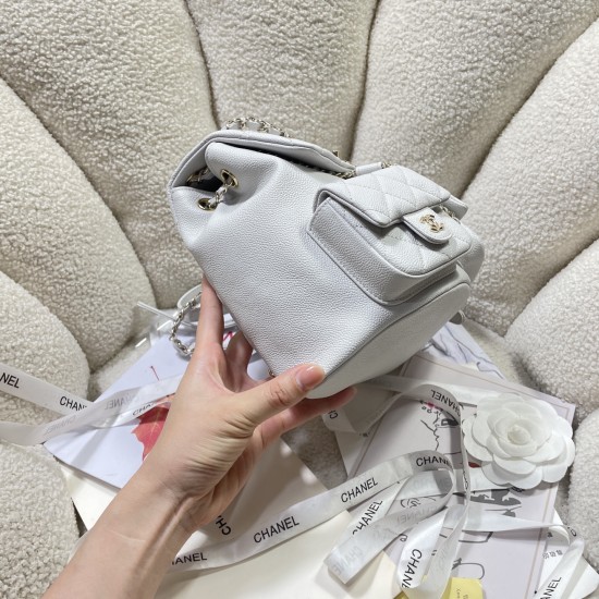 730 light gray large 23P super hot double backpack in kind is very small about the same size as the old duma color color is undoubtedly still a premium model is very difficult to buy bitter on the body is very good with the very durable will definitely be