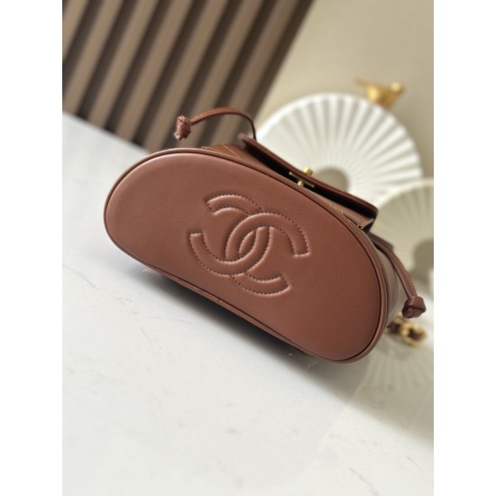 950 Upgrade back to stock ChaneVintage shoulder bag It's no exaggeration to say that this is a vintage backpack that can be passed on to future generations Classic double c logo diamond pattern with gold metal Leather chain shoulder strap texture full of 