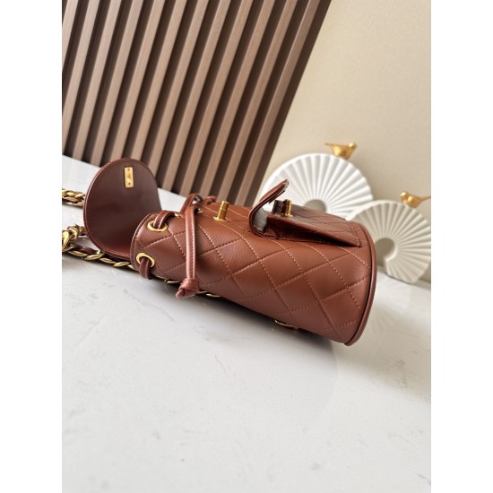 950 Upgrade back to stock ChaneVintage shoulder bag It's no exaggeration to say that this is a vintage backpack that can be passed on to future generations Classic double c logo diamond pattern with gold metal Leather chain shoulder strap texture full of 