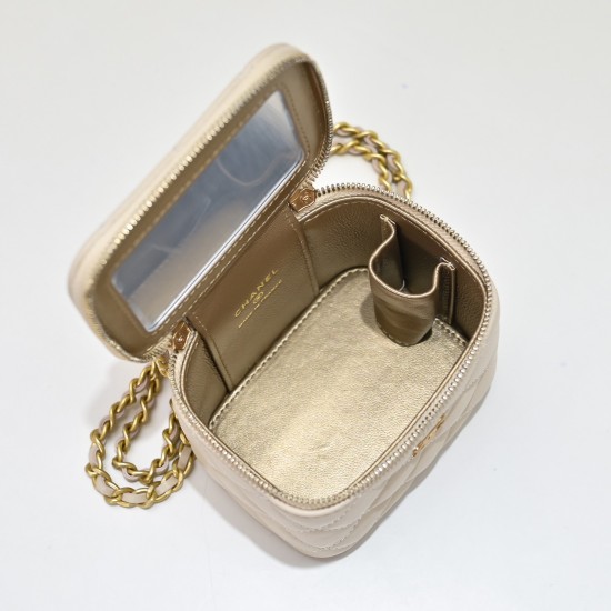 550 top version of the gold ball box bag exquisite chic chain small cosmetic case decent square shape mini cute invincible a small space in addition to the phone to put not trivial small objects are still quite able to store the decorative metal ball adju