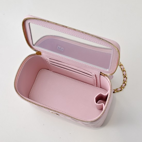 590 top version of the steel and gold ball box bag exquisite chic chain small cosmetic case decent square shape mini cute invincible a small space in addition to the phone to put not trivial small objects or quite can be stored decorative metal ball adjus
