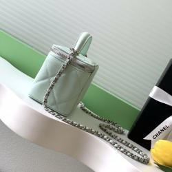 650 Chanel 25k large lattice box bag classic lattice pattern with caviar cowhide texture really no words hardware double C label exquisite and high-level handheld and chain shoulder back two kinds of back too poke me daily loaded with lipstick and powder 