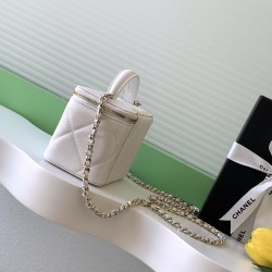 650 Chanel 25k large lattice box bag classic lattice pattern with caviar cowhide texture really no words hardware double C label exquisite and high-level handheld and chain shoulder back two kinds of back too poke me daily loaded with lipstick and powder 