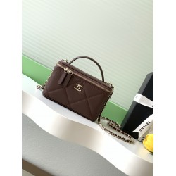 650 Chanel 25k large lattice box bag classic lattice pattern with caviar cowhide texture really no words hardware double C label exquisite and high-level handheld and chain shoulder back two kinds of back too poke me daily loaded with lipstick and powder 