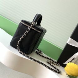 650 Chanel 25k large lattice box bag classic lattice pattern with caviar cowhide texture really no words hardware double C label exquisite and high-level handheld and chain shoulder back two kinds of back too poke me daily loaded with lipstick and powder 