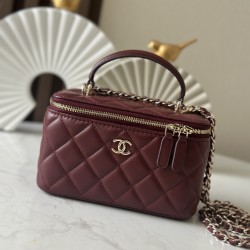 610 spot Chane new large chain makeup bag inside with a makeup mirror The new box bag actually added a handle to get the actual object was completely planted completely different temperament surprise stunning can be shoulder crossbody handheld can be load