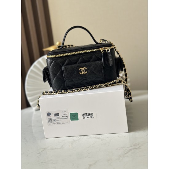 680 new 23k new pocket box bag chan11 every season will come out box bag 23k fall and winter out of this particularly good-looking side pocket more decorative salt sweet ball grain calf leather material more durable and can be cross-body can also be hand-