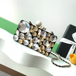 1450 25 A ready-to-wear collection diamond box evening bag Exclusive heavy shipments! This season's show in the Grand Palais in Paris staged a fairy tale feast of this series of works of innovative interpretation of the brand's style rules in exquisite de