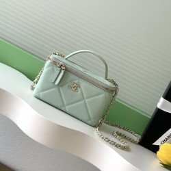 650 Chanel 25k large lattice box bag classic lattice pattern with caviar cowhide texture really no words hardware double C label exquisite and high-level handheld and chain shoulder back two kinds of back too poke me daily loaded with lipstick and powder 