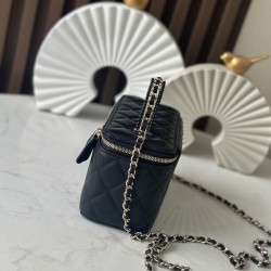 690 New Arrival NEChane1 explosive 25s Pearl Makeup Long Box Black Fragrance Door Forever Chane1 25s Cosmetic bag with mirror anywhere you can make up understated elegance handle inlaid with small diamonds close up look is very delicate wherever you go to