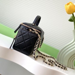 860 24K diamond lattice handle chain camera bag fall and winter new makeup bag makeup bag is a small fragrance respected popular style elegant and noble can be used as a variety of collector's series of vintage makeup box bag bag body double C logovintage