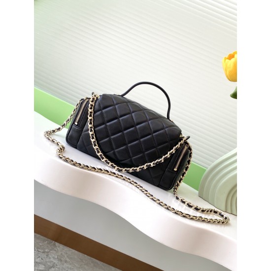 860 24K diamond lattice handle chain camera bag fall and winter new makeup bag makeup bag is a small fragrance respected popular style elegant and noble can be used as a variety of collector's series of vintage makeup box bag bag body double C logovintage
