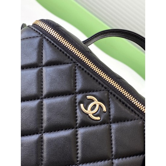 860 24K diamond lattice handle chain camera bag fall and winter new makeup bag makeup bag is a small fragrance respected popular style elegant and noble can be used as a variety of collector's series of vintage makeup box bag bag body double C logovintage