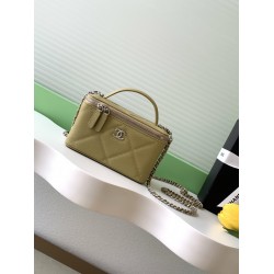 650 Chanel 25k large lattice box bag classic lattice pattern with caviar cowhide texture really no words hardware double C label exquisite and high-level handheld and chain shoulder back two kinds of back too poke me daily loaded with lipstick and powder 