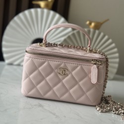 610 spot Chane new large chain makeup bag inside with a makeup mirror The new box bag actually added a handle to get the actual object was completely planted completely different temperament surprise amazing can be shoulder crossbody handheld can be loade