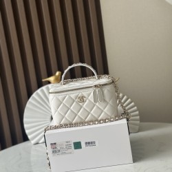 690 New Arrival NEChane1 explosive 25s Pearl Makeup Long Box Black Fragrant Door Forever Chane1 25s Cosmetic Bag with mirror anywhere you can make up Low-profile and elegant handle inlaid with small diamonds close up look is very delicate wherever you go 