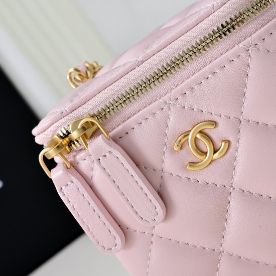 550 top version of the steel and gold ball box bag exquisite chic chain small cosmetic case decent square shape mini cute invincible a small space in addition to the phone to put not trivial small objects or quite can be stored decorative metal ball adjus