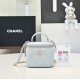 580 Fragrance grandmother's new box chain makeup bag is worthy of this year's popular models since the launch of this series has captured the hearts of too many girls small and cute on the body to reduce the age of good-looking body of the classic diamond