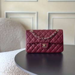 730 upgraded version of the full name Classic Fla0 lambskin size 236514cm leather original Haas lining imported lambskin hardware 24K plating all-steel hardware classic CF255 is to have people fall in love with the charm of the first sight to go wherever 