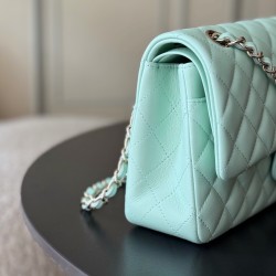 780 upgraded version of the full name Classic Fla0 sheepskin size 15525565cm leather original Haas lining imported lambskin hardware 24K plating all steel hardware classic CF is to have people fall in love with at first sight charm wherever you go is the 