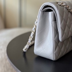 780 upgraded version of the full name Classic Fla0 sheepskin size 15525565cm leather original Haas lining imported lambskin hardware 24K plating all steel hardware classic CF is to have people fall in love with at first sight charm wherever you go is the 