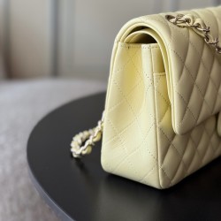 780 upgraded version of the full name Classic Fla0 sheepskin size 15525565cm leather original Haas lining imported lambskin hardware 24K plating all steel hardware classic CF is to have people fall in love with at first sight charm wherever you go is the 