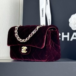 5001112116118Chanel cf tweed series This is a bag that can be called beautiful by all the friends around the gorgeous but not vulgar Look carefully at each yarn is knitted with heart and soul really hope to get your sincere favorite Size Model No. Large 1