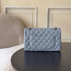 730 upgraded version of the full name Classic Fla0 lambskin size 236514cm leather original Haas lining imported lambskin hardware 24K plating all-steel hardware classic CF255 is to have people fall in love with the charm of the first sight to go wherever 