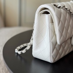 780 upgraded version of the full name Classic Fla0 sheepskin size 15525565cm leather original Haas lining imported lambskin hardware 24K plating all steel hardware classic CF is to have people fall in love with at first sight charm wherever you go is the 