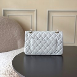 730 upgraded version of the full name Classic Fla0 lambskin size 236514cm leather original Haas lining imported lambskin hardware 24K plating all-steel hardware classic CF255 is to have people fall in love with the charm of the first sight to go wherever 