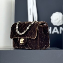 5001112116118Chanel cf tweed series This is a bag that can be called beautiful by all the friends around the gorgeous but not vulgar Look carefully at each yarn is knitted with heart and soul really hope to get your sincere favorite Size Model No. Large 1