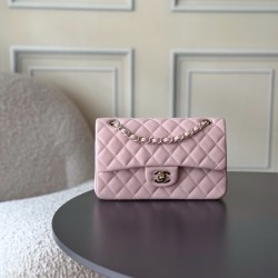 730 upgraded version of the full name Classic Fla0 lambskin size 236514cm leather original Haas lining imported lambskin hardware 24K plating all-steel hardware classic CF255 is to have people fall in love with the charm of the first sight to go wherever 