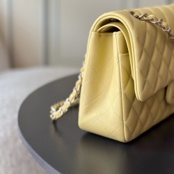 780 upgraded version of the full name Classic Fla0 sheepskin size 15525565cm leather original Haas lining imported lambskin hardware 24K plating all steel hardware classic CF is to have people fall in love with at first sight charm wherever you go is the 